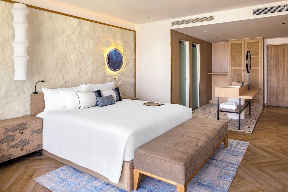 Hoi An Royal Beachfront Resort & Villas Premium King Room 9