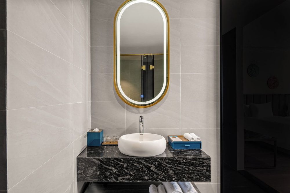 Hoi An Royal Beachfront Resort & Villas Oceanview 2-Bedroom Luxury Suite 8