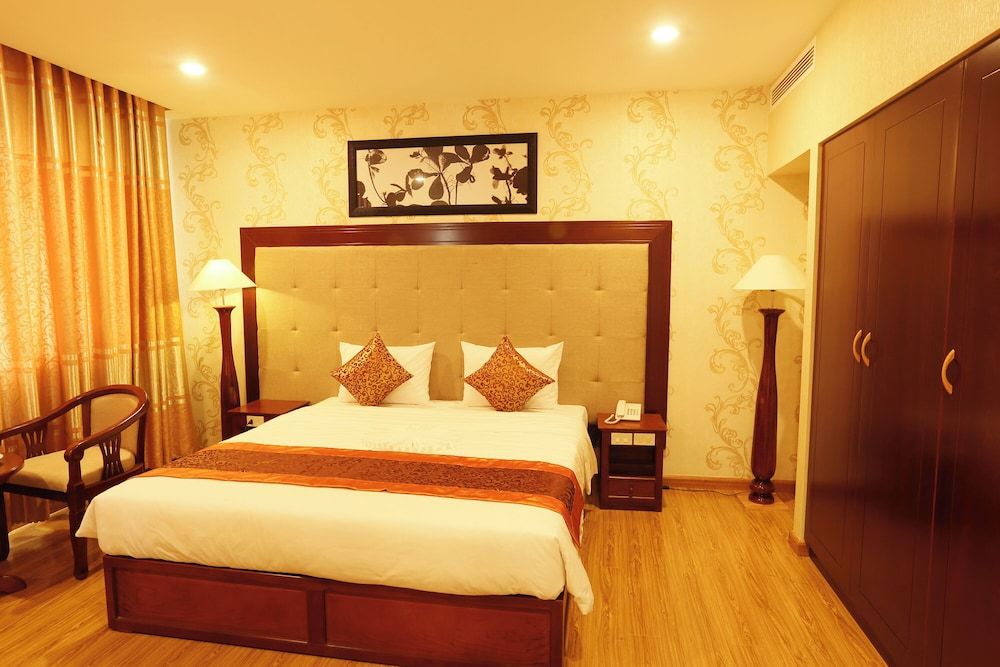 New Palace Bac Lieu Hotel Luxury Room, Lake View 2