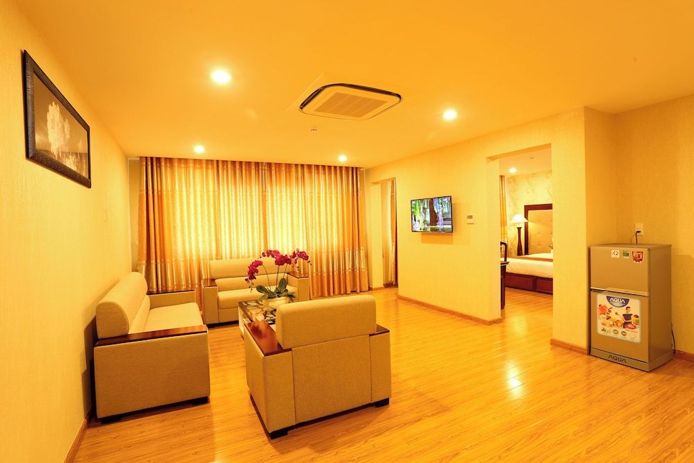 New Palace Bac Lieu Hotel Luxury Room, Lake View 4