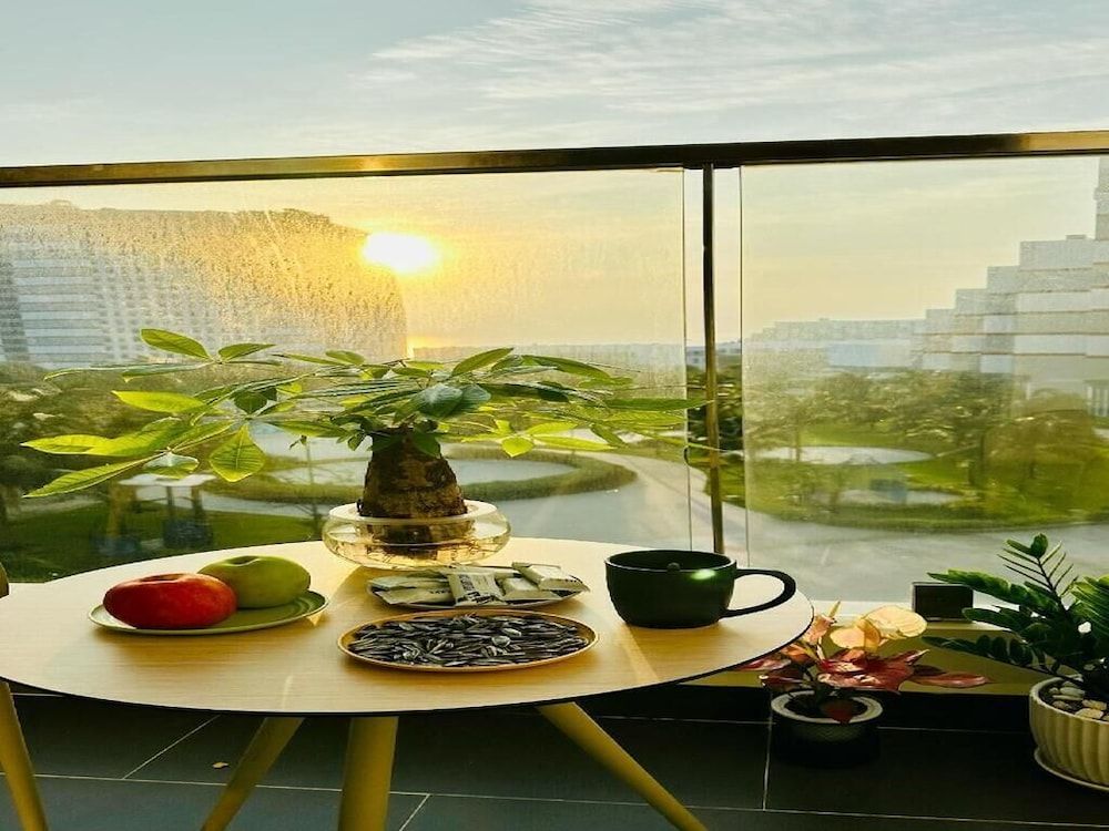 EMS HOUSE Sea View Apartment - The Arena Cam Ranh Deluxe Twin Room, Balcony, Sea View 6