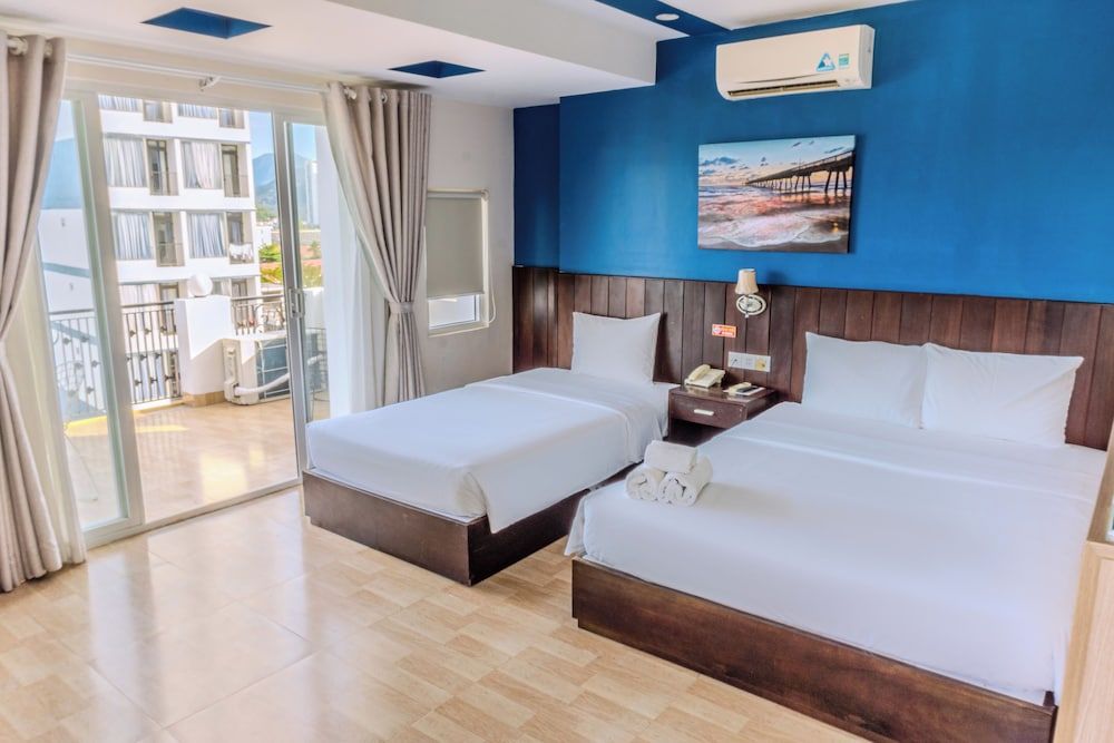 Deluxe Triple Room, Balcony, Sea View