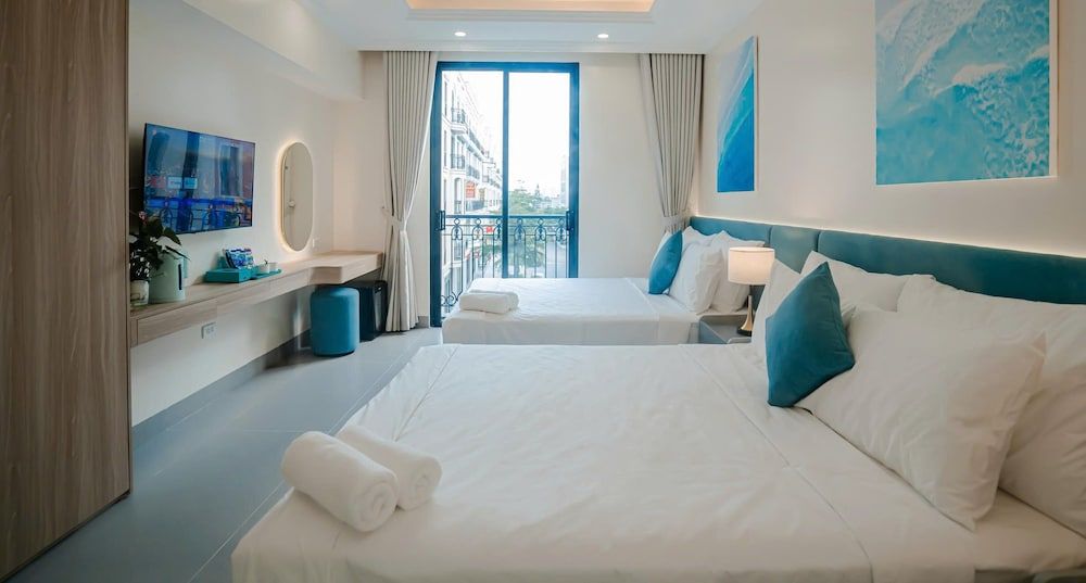 Lotus Sam Son Hotel Deluxe Double or Twin Room, Balcony, City View 5