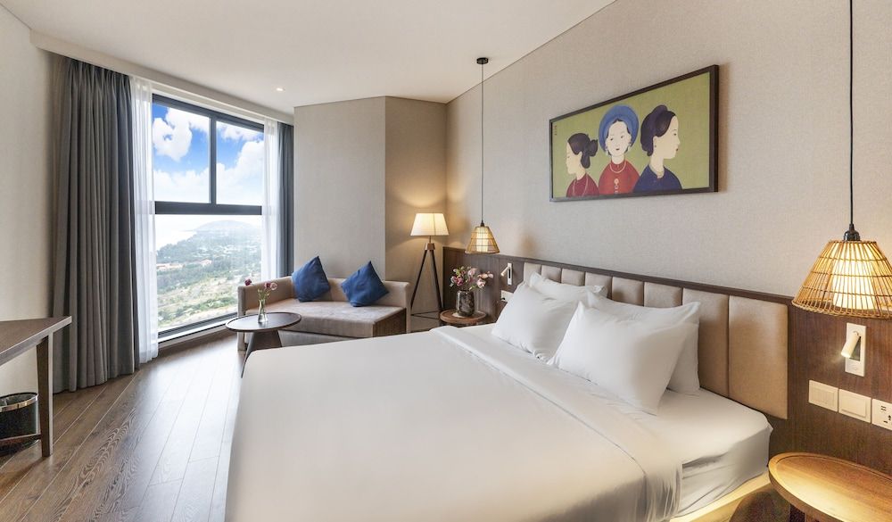 Executive Studio, Garden View