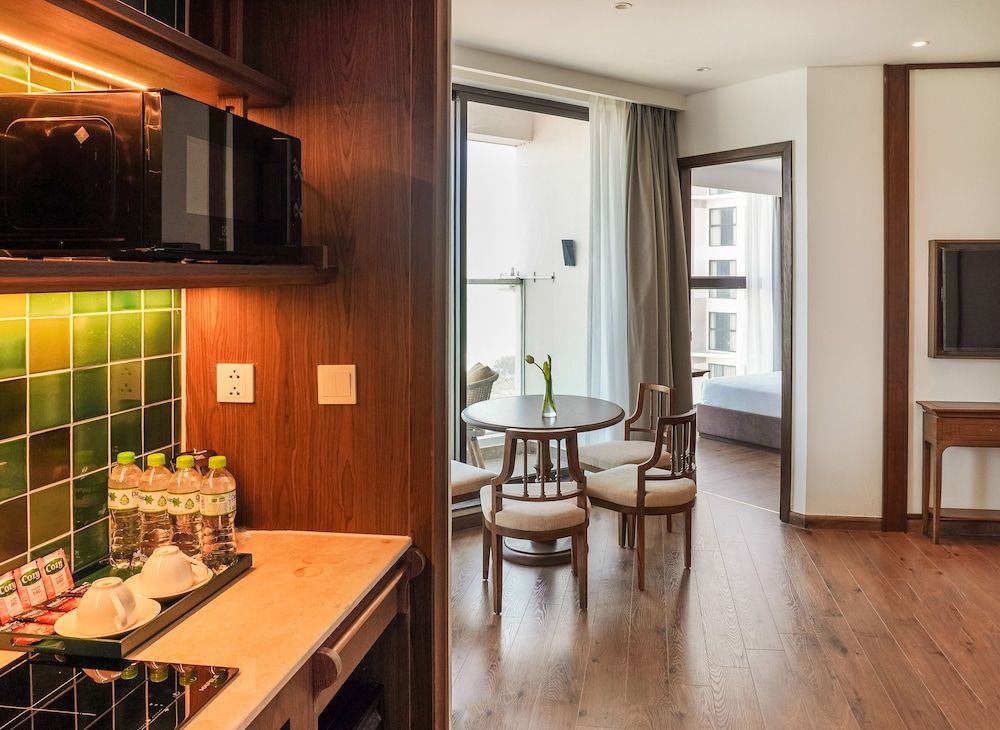 Luxury Apartment, 2 Bedrooms, Balcony, Beach View