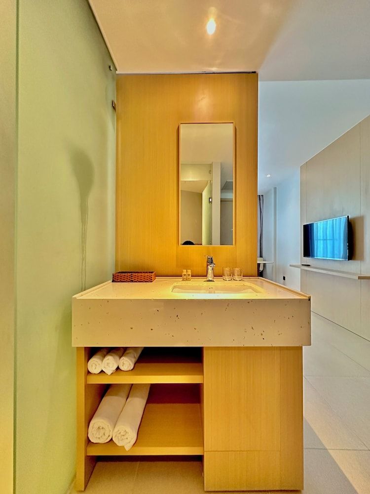 Haki Seaview Deluxe Studio, Partial Sea View 4