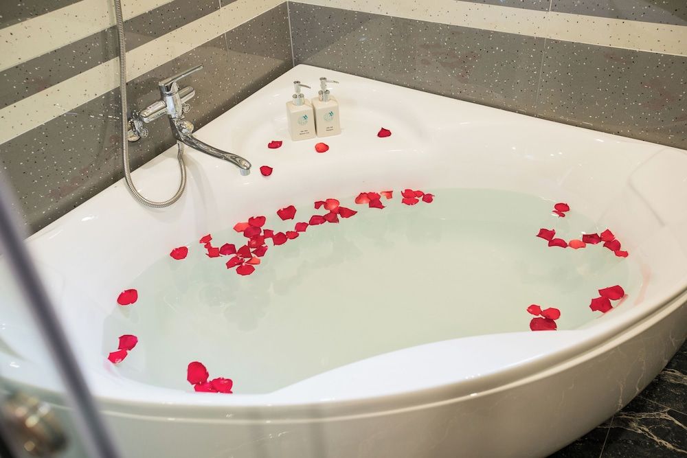 Phi Yen Eco Resort Deluxe Double Room, Pool View 8