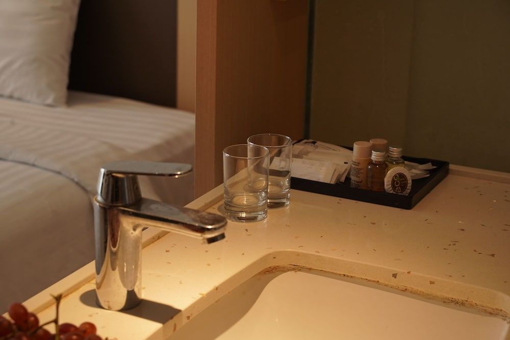 The Lagoon Cam Ranh-Your Perfect Getaway Deluxe Double Room, Balcony, Beach View 5