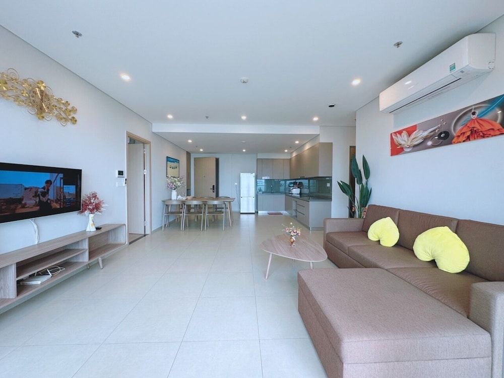 Uyen's Homestay - The Song Vung Tau Deluxe Apartment, 3 Bedrooms, Ocean View 11