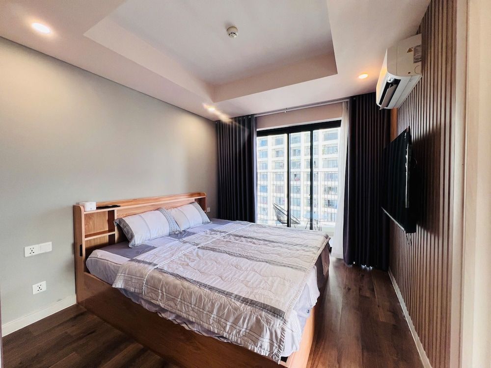 OceanSky Suites - Gold Coast Tower Grand Apartment, Beach View 3