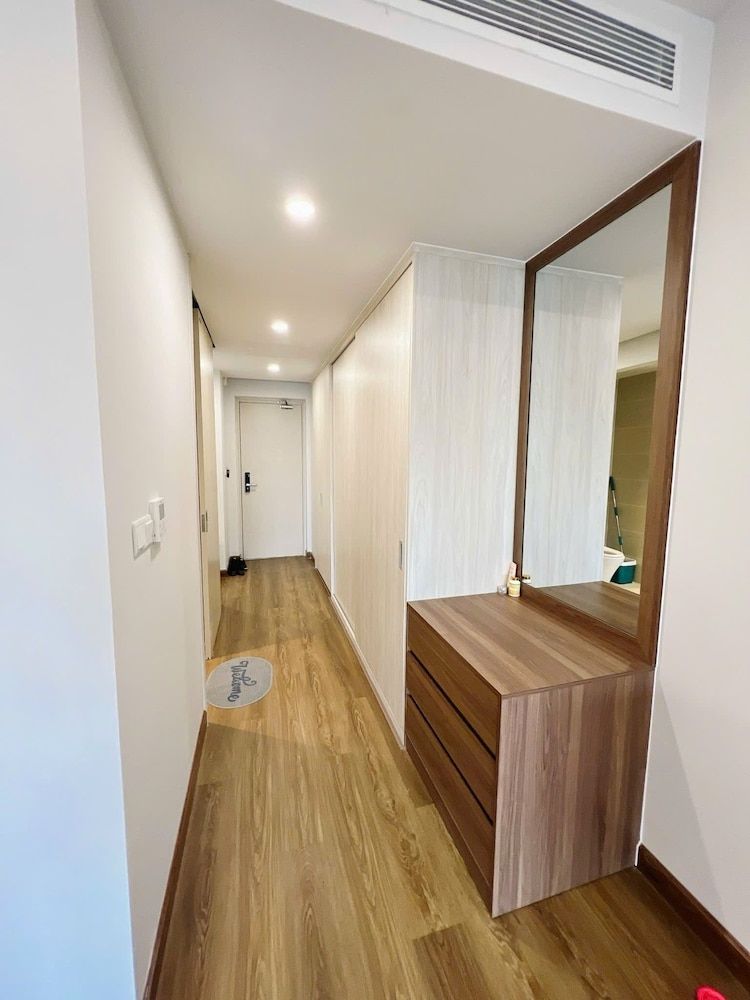 OceanSky Suites - Gold Coast Tower Economy Studio, Beach View 6