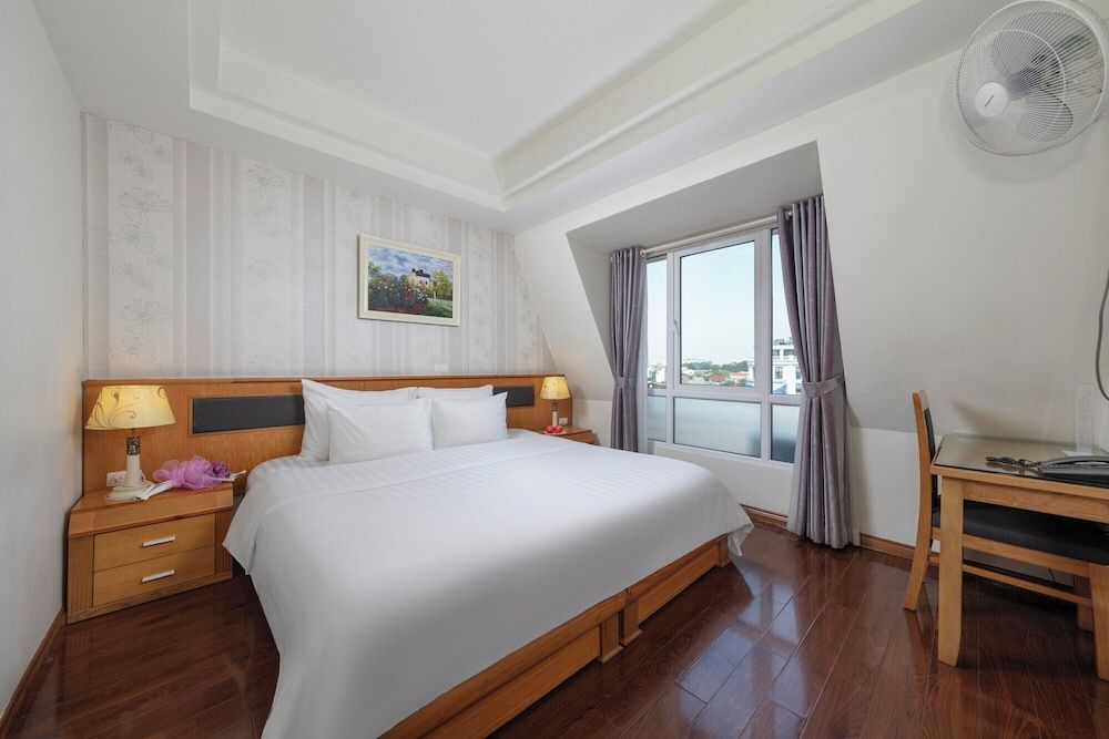 Grand Quadruple Room, Non Smoking, City View