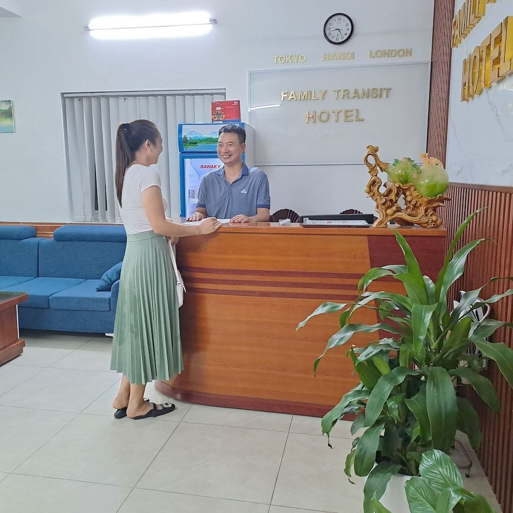 Grand Airport Hotel