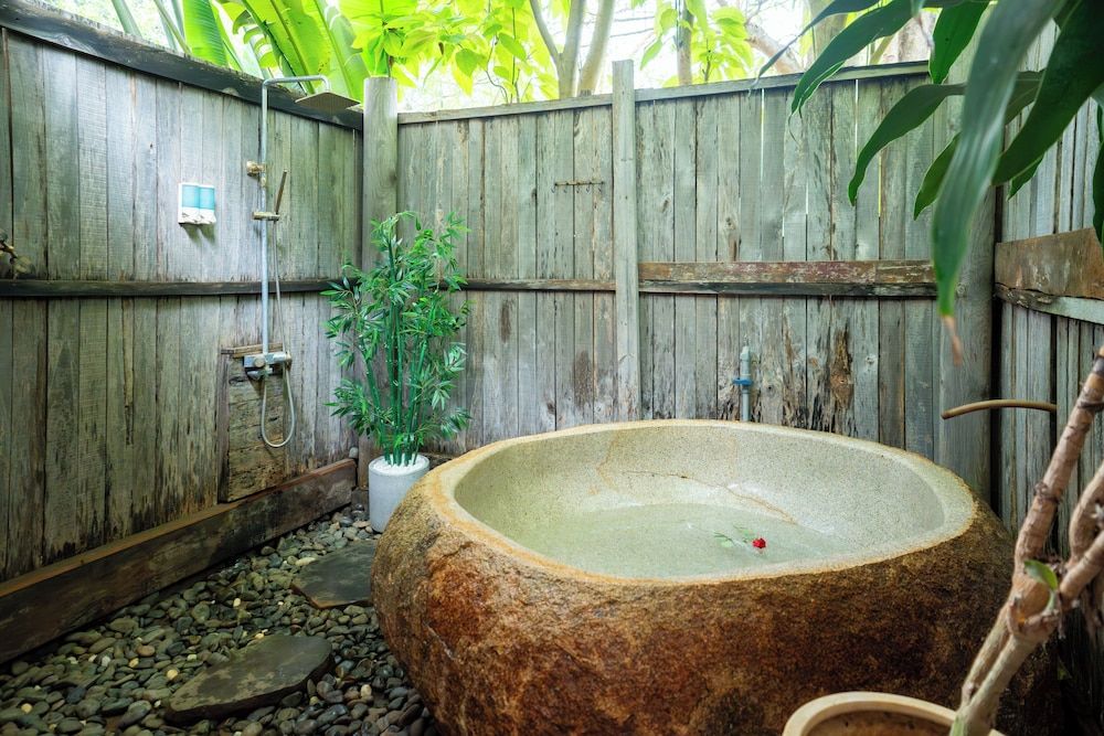 GreenField Farmstay Vung Tau Design Chalet, 1 Queen Bed, Bathtub, Pool View 4