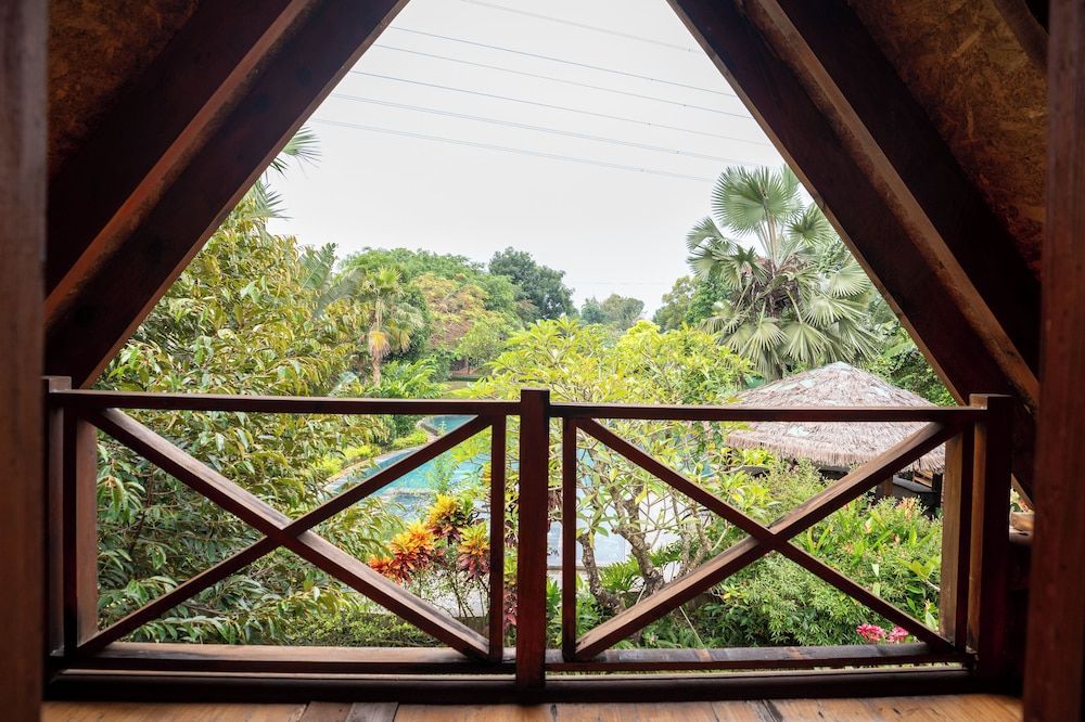 GreenField Farmstay Vung Tau Design Chalet, 1 Queen Bed, Bathtub, Pool View 2