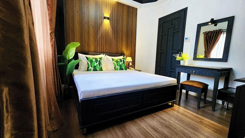 Superior Double Room, City View