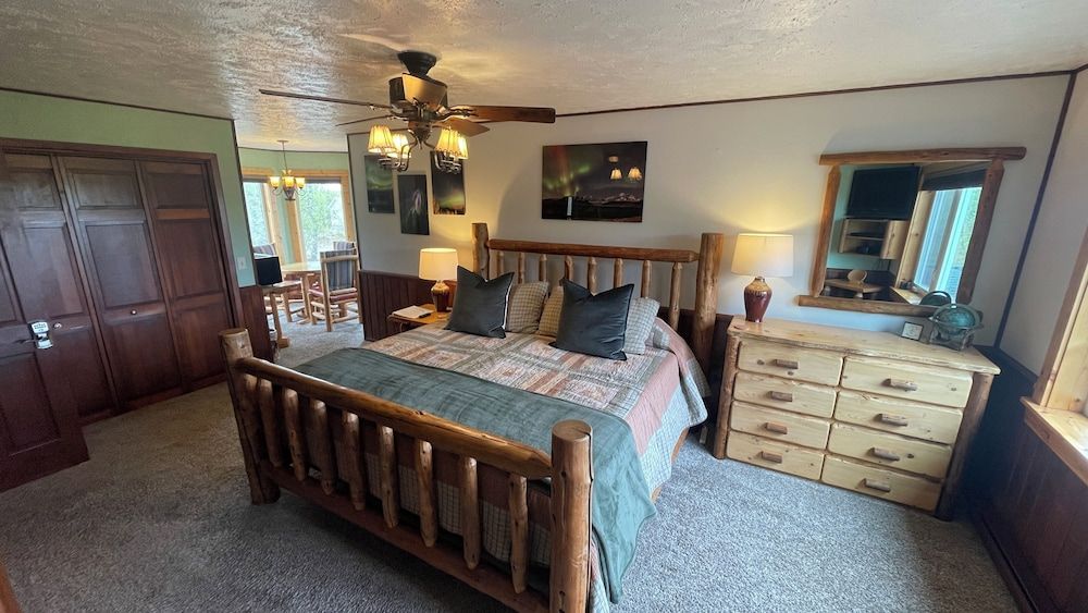 Talkeetna Denali View Lodge and Cabins Denali Suite 2