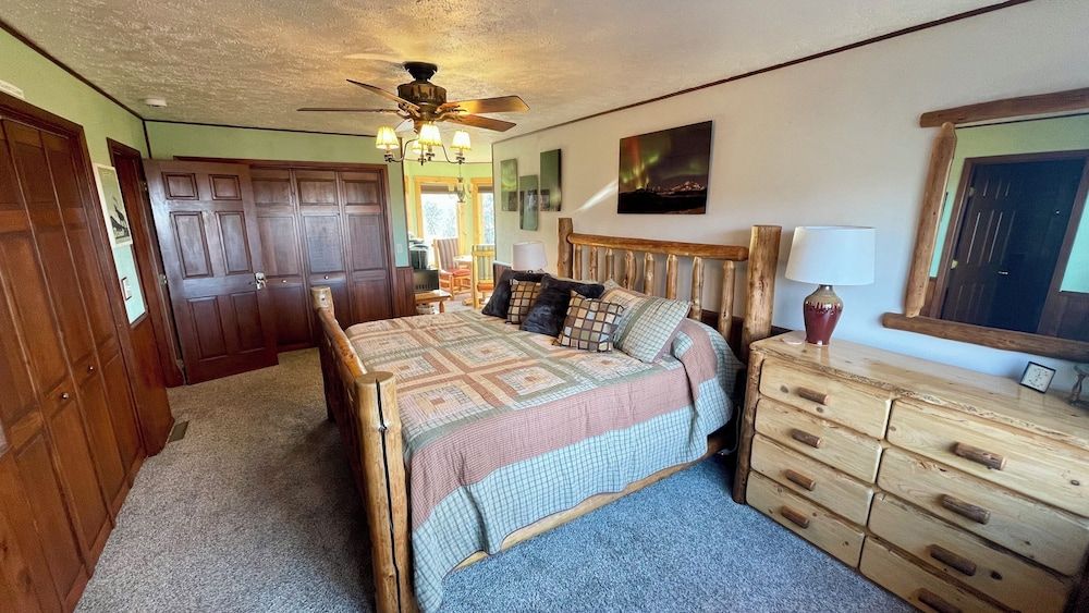 Talkeetna Denali View Lodge and Cabins Denali Suite