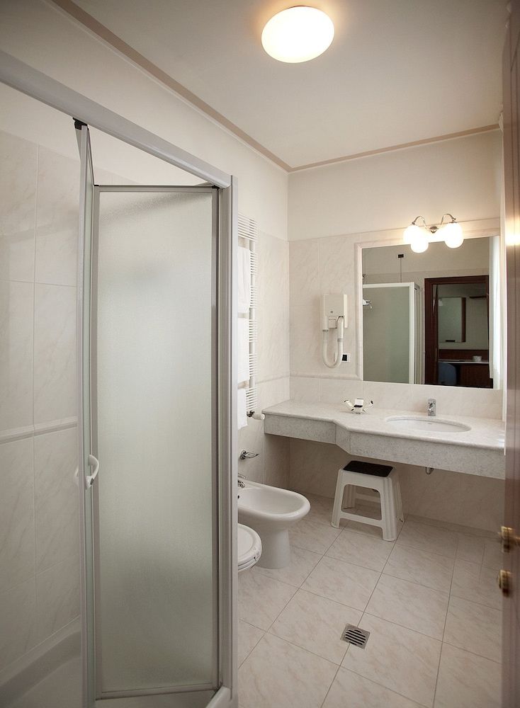 Palace Hotel Standard Double Room 4