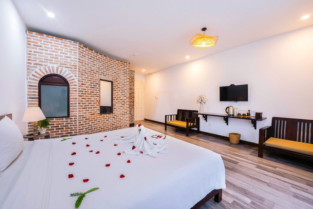 Ancient Garden Boutique Hoi An Deluxe Double Room, Garden View 7