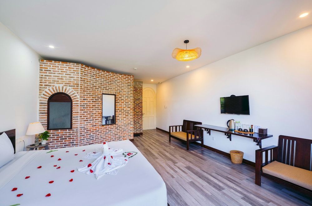 Ancient Garden Boutique Hoi An Deluxe Double Room, Garden View 11