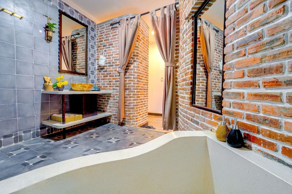 Ancient Garden Boutique Hoi An Deluxe Double Room, Garden View 19