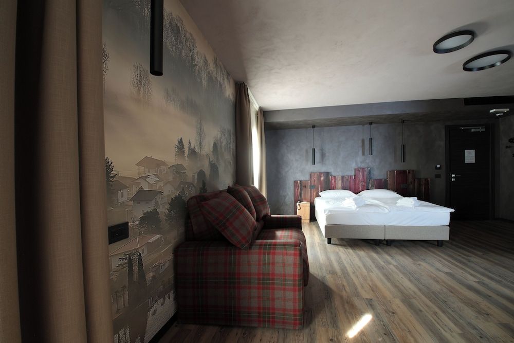 Crimea Wine Hotel Camera Tripla Superior con Balcone