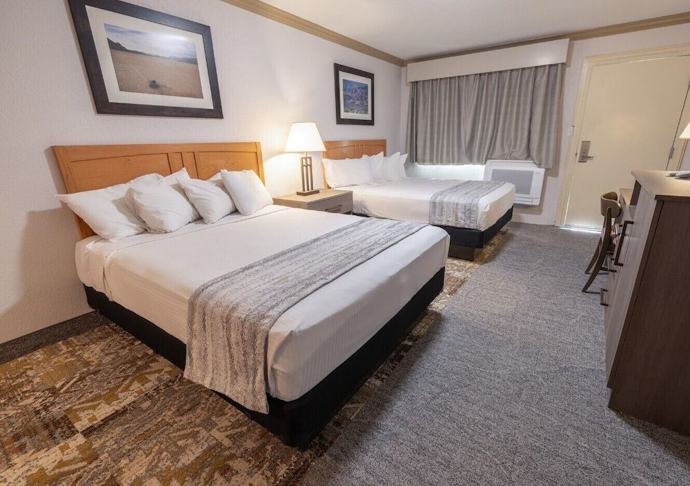 Stovepipe Wells Village Hotel - Inside The Park Deluxe Dune View Room With 2 Beds 2