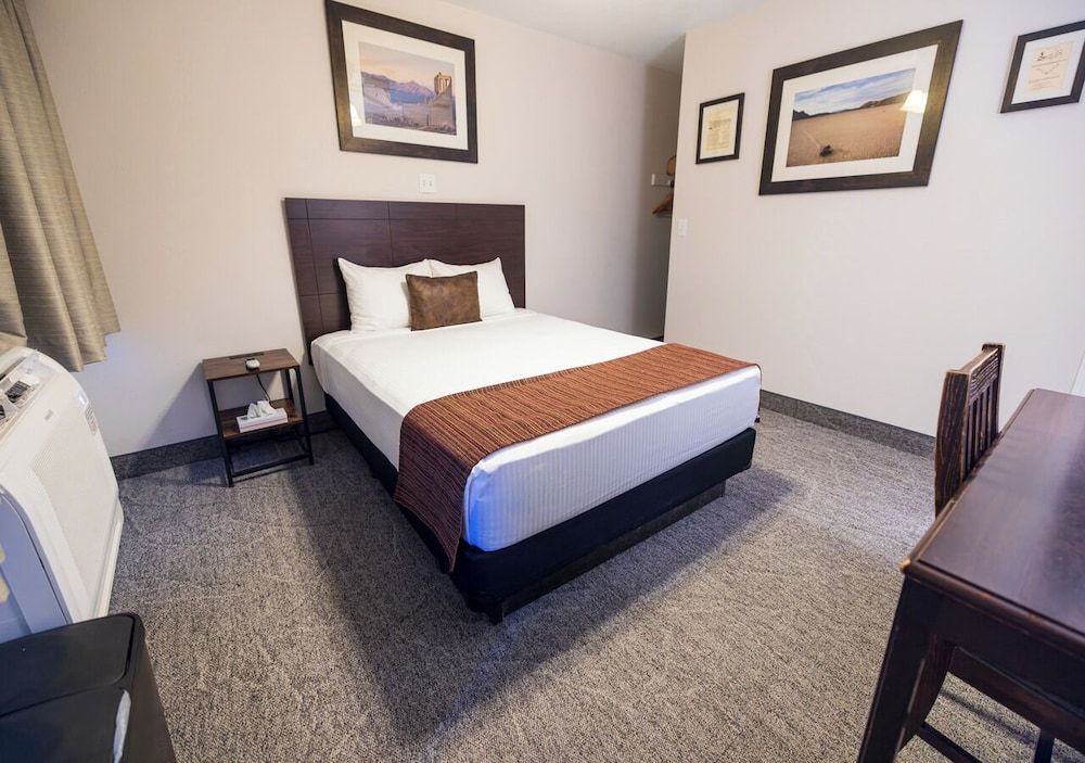Standard Room with 1 Queen Bed