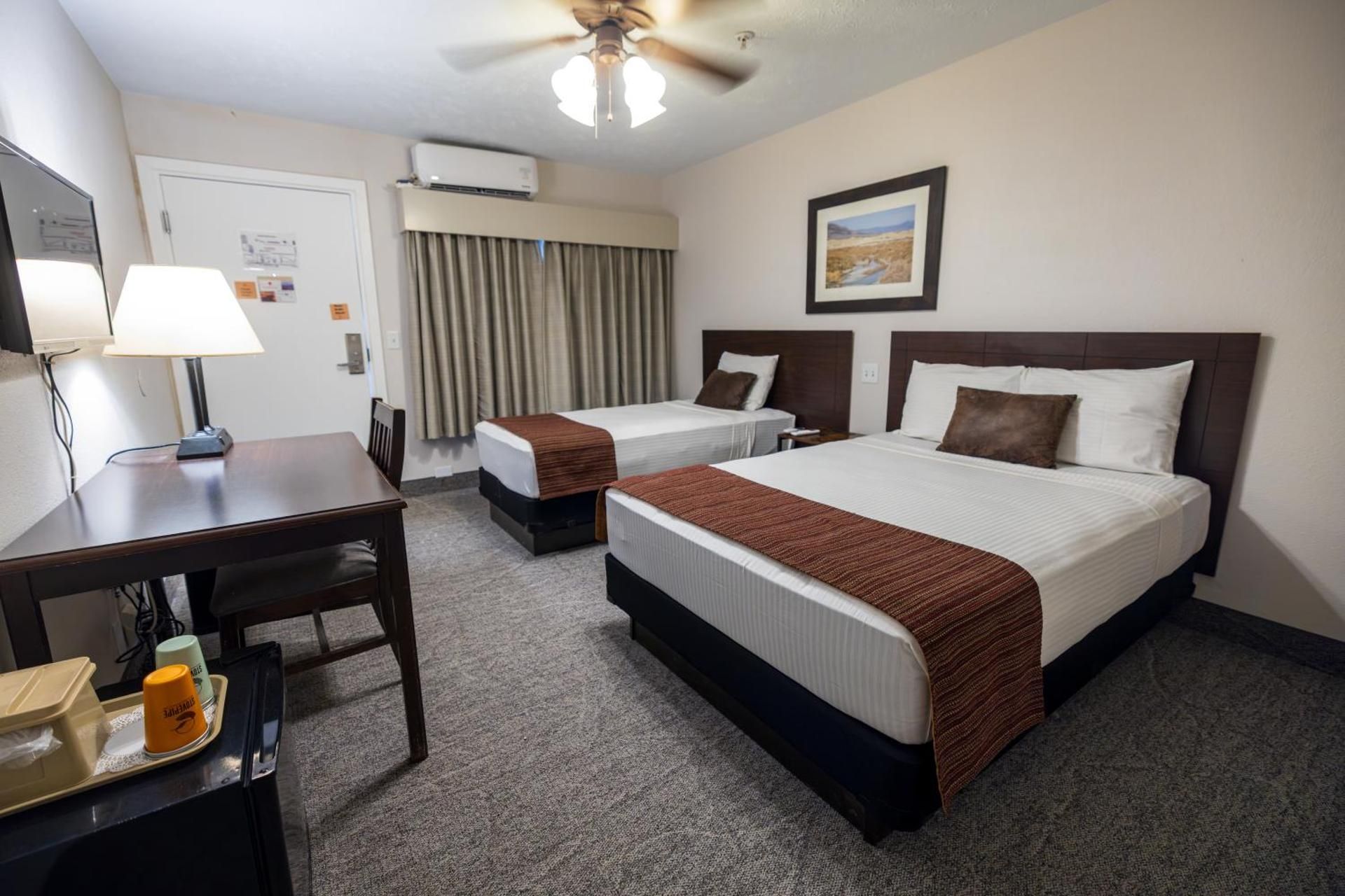 Stovepipe Wells Village Hotel - Inside The Park Triple Room 2