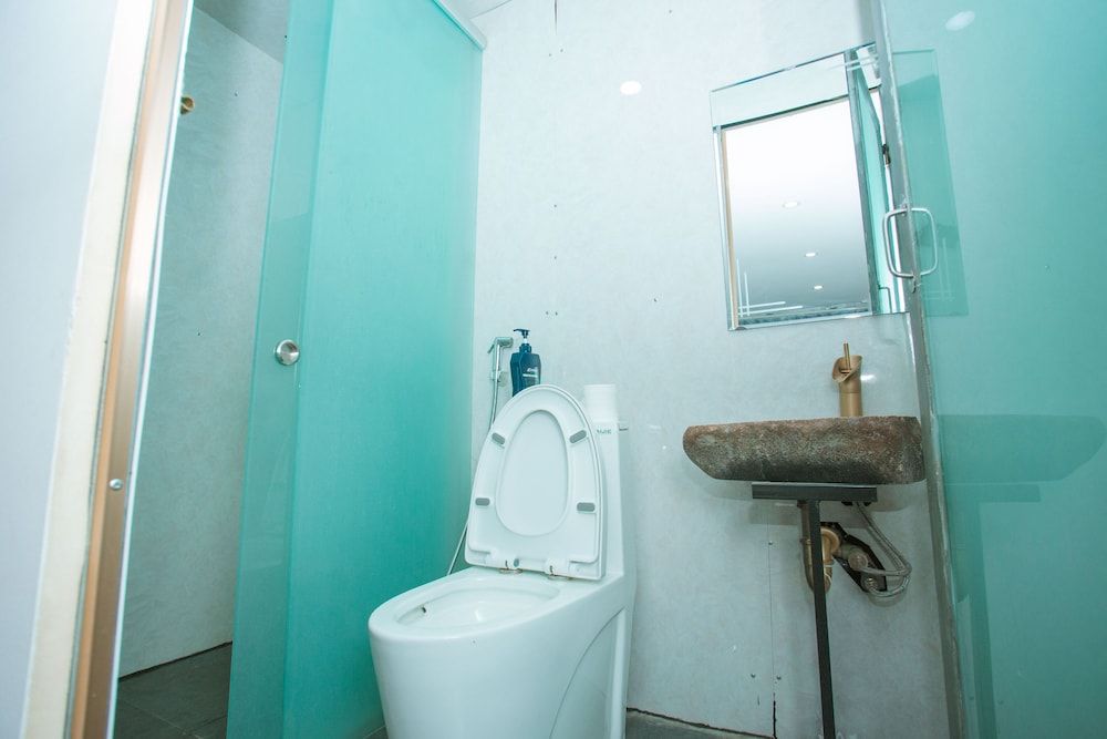 A Little Leaf Homestay Double Room, River View 7