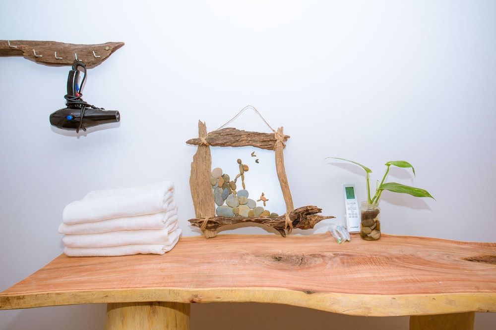 A Little Leaf Homestay Family Room, Balcony, River View 5