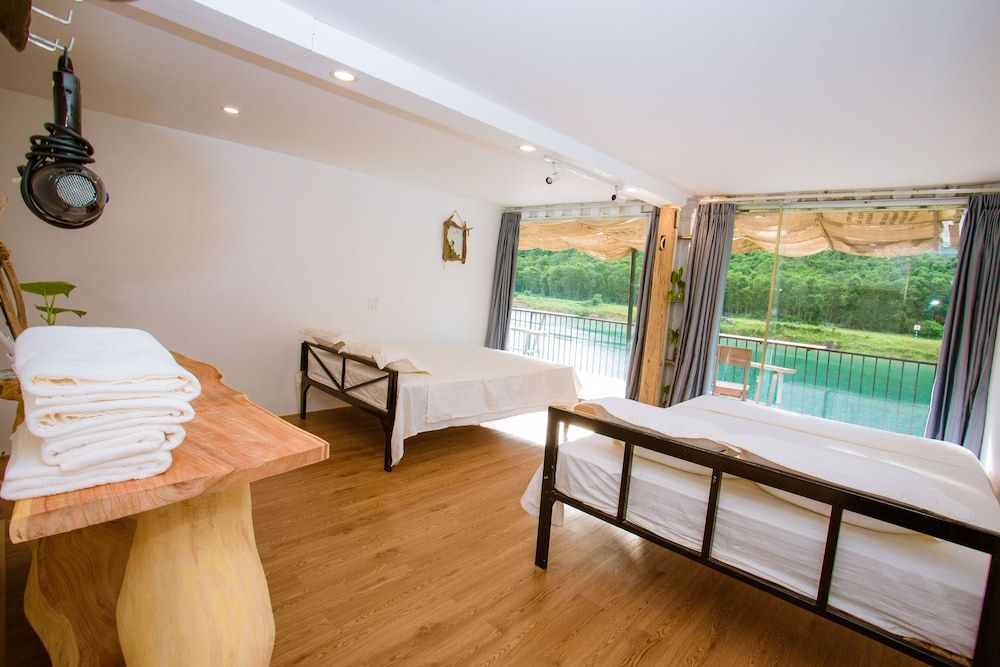 A Little Leaf Homestay Family Room, Balcony, River View 10