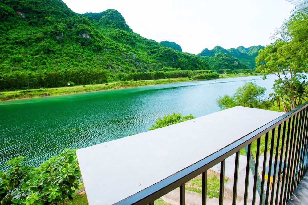 A Little Leaf Homestay Family Room, Balcony, River View 19