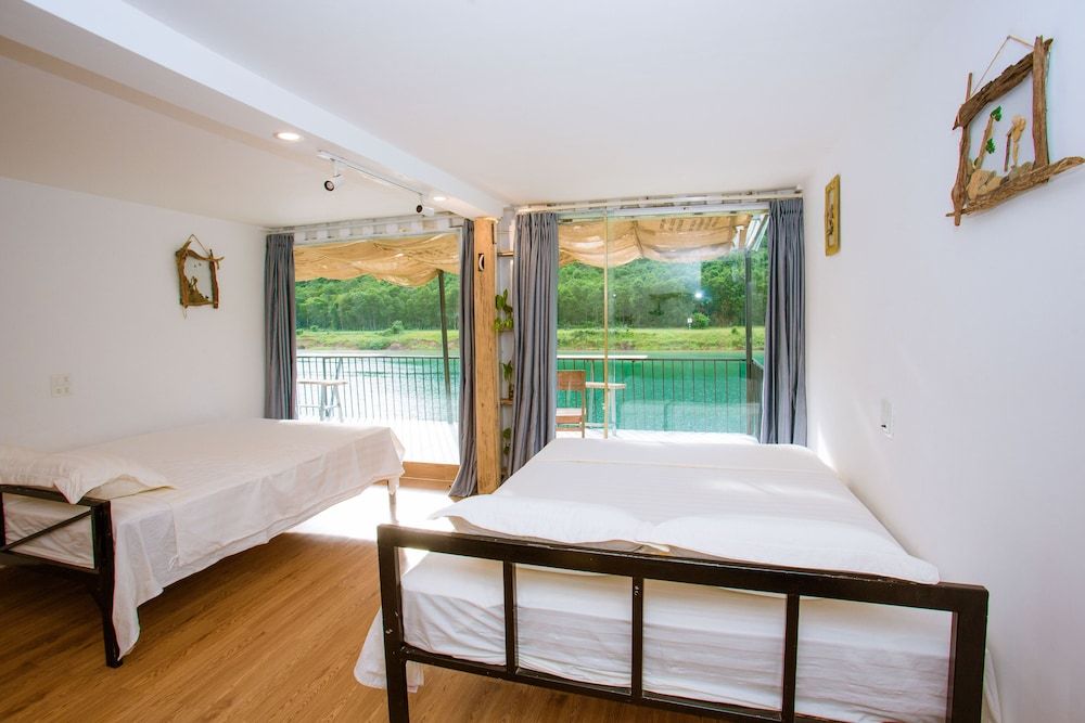 A Little Leaf Homestay Family Room, Balcony, River View 14