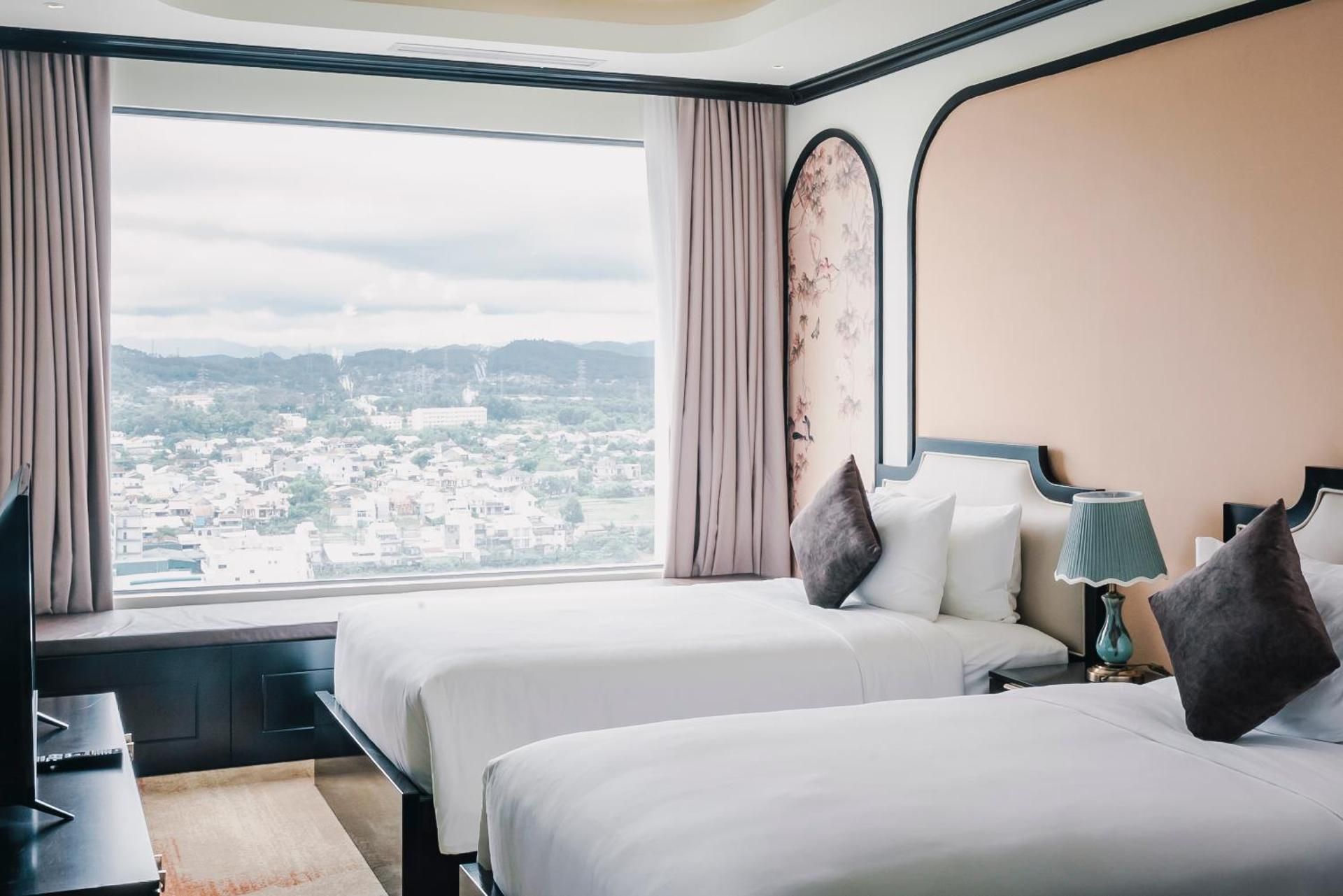 Presidential Suite + Free Shuttle Bus To City Center