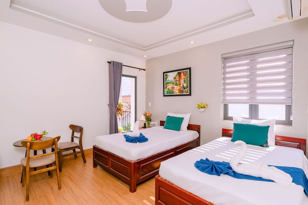 Vinh Khang Homestay Deluxe Double or Twin Room 3