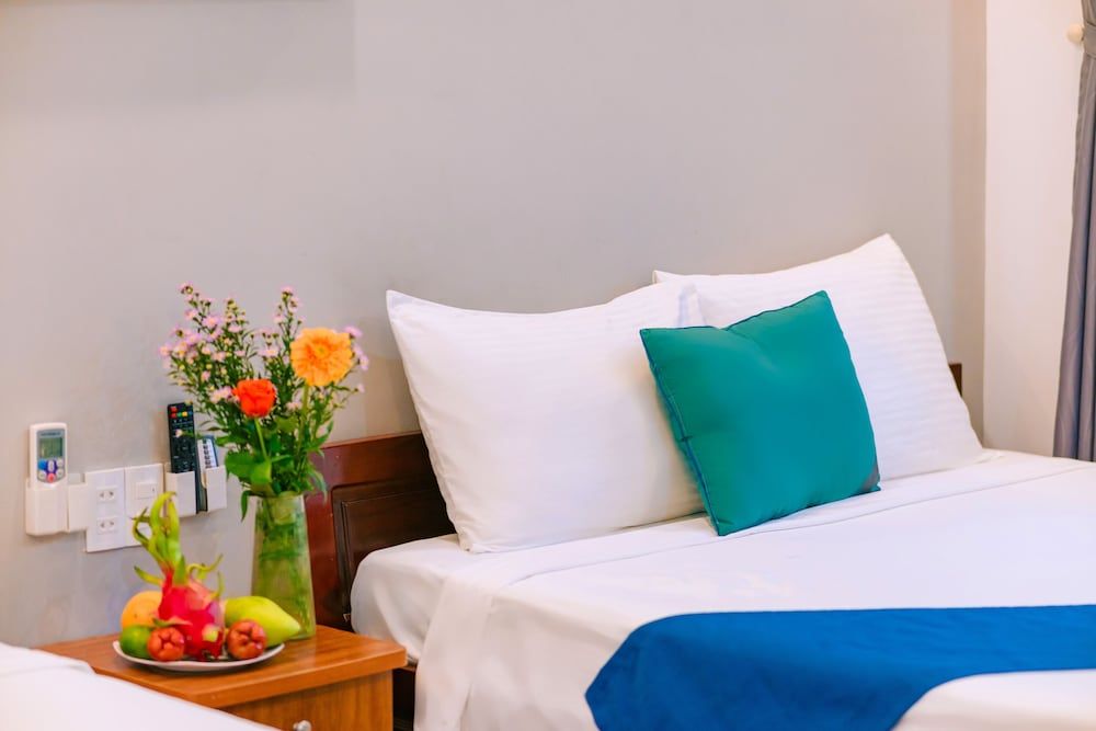 Vinh Khang Homestay Deluxe Double or Twin Room 8