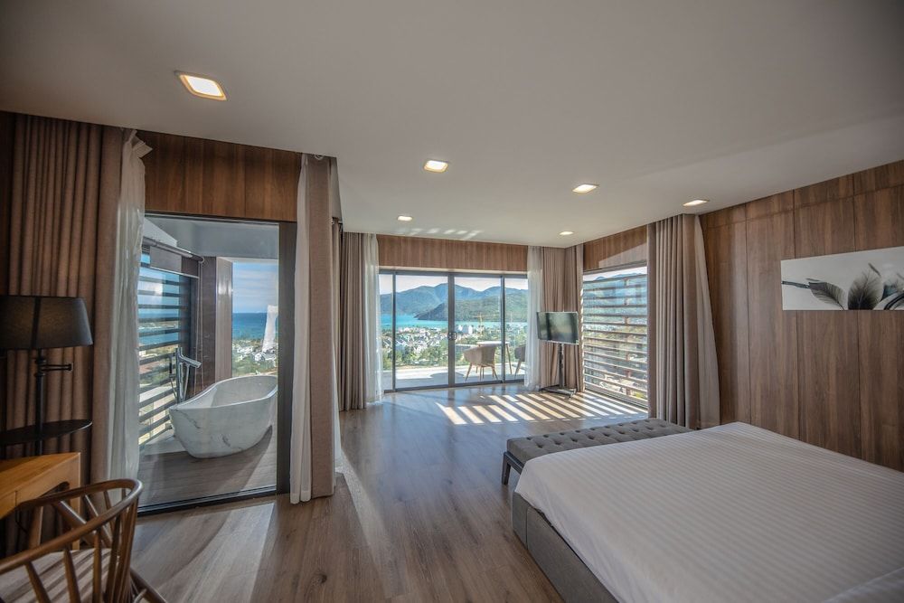 Family Villa, 5 Bedrooms, Beach View