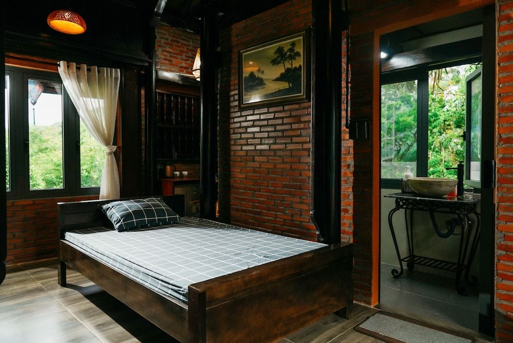Deluxe Studio