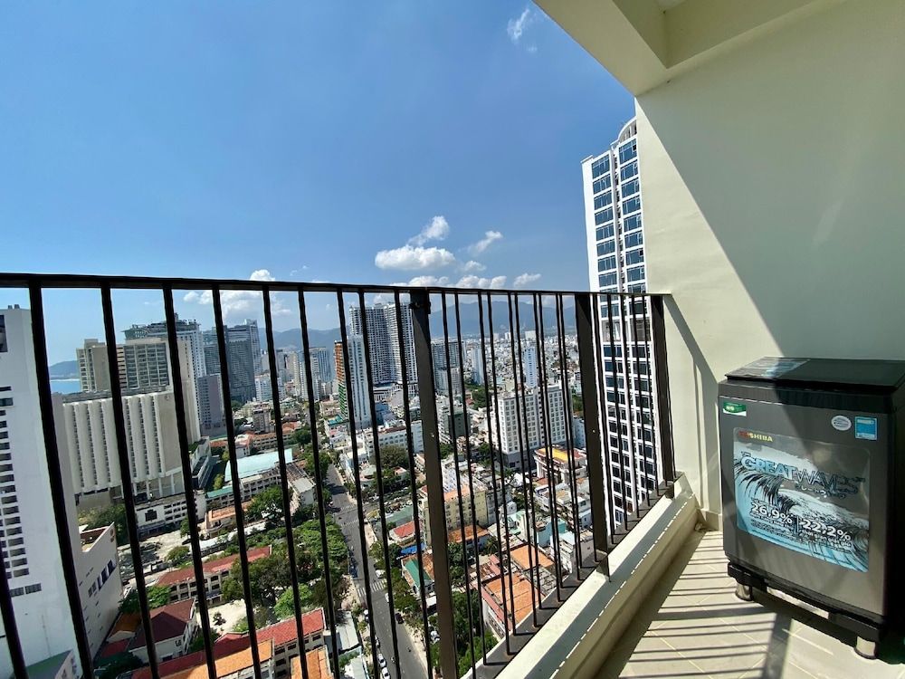 Wise Stay Gold Coast Apartment Family Studio, 2 Queen Beds, Partial Sea View 7