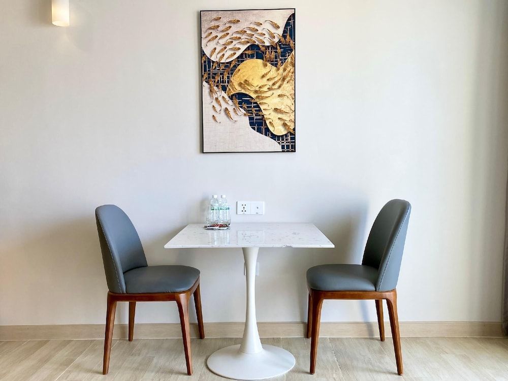 Wise Stay Gold Coast Apartment Superior Studio, 1 King Bed, Partial Sea View 3