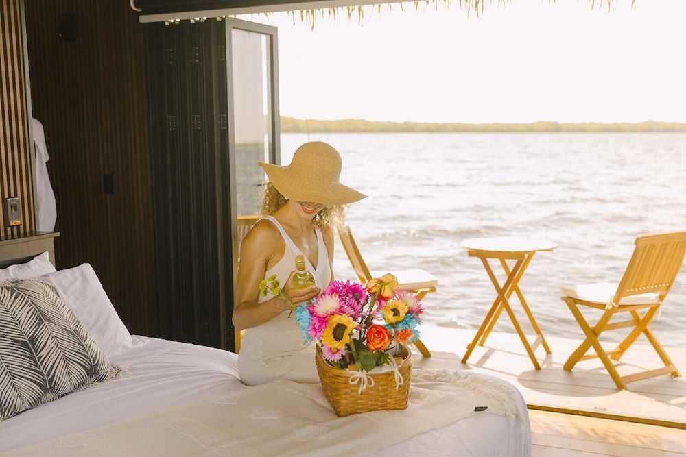 Premium Floating Bungalow by Stay Ombi Luxury Bungalow, Ocean View 2