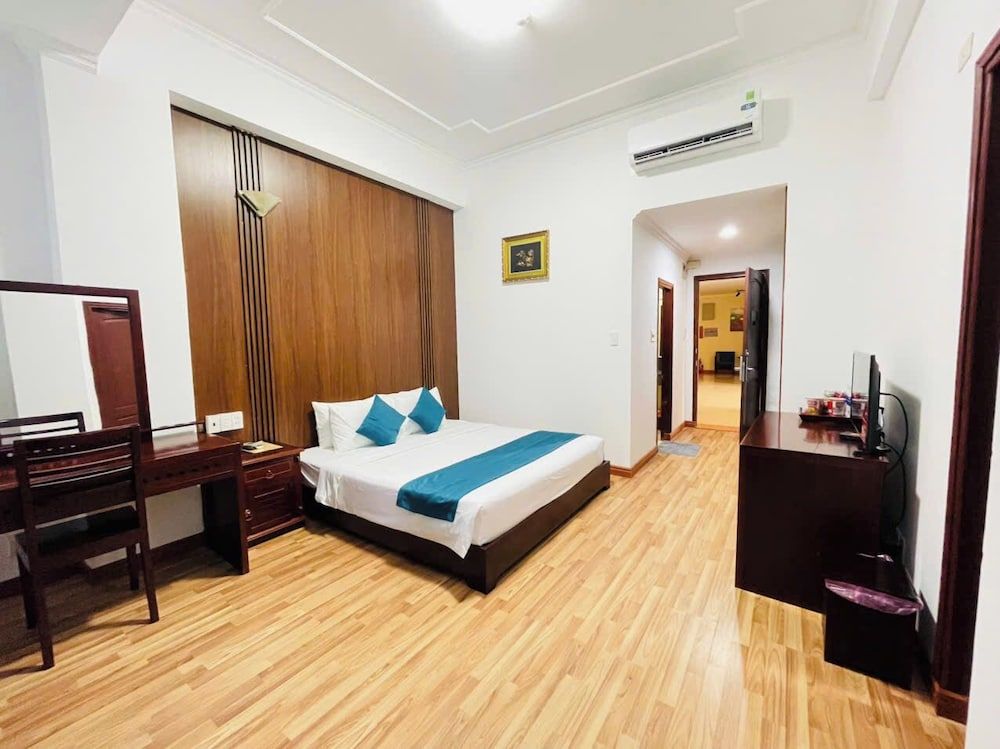 KHACH SAN HUNG VUONG