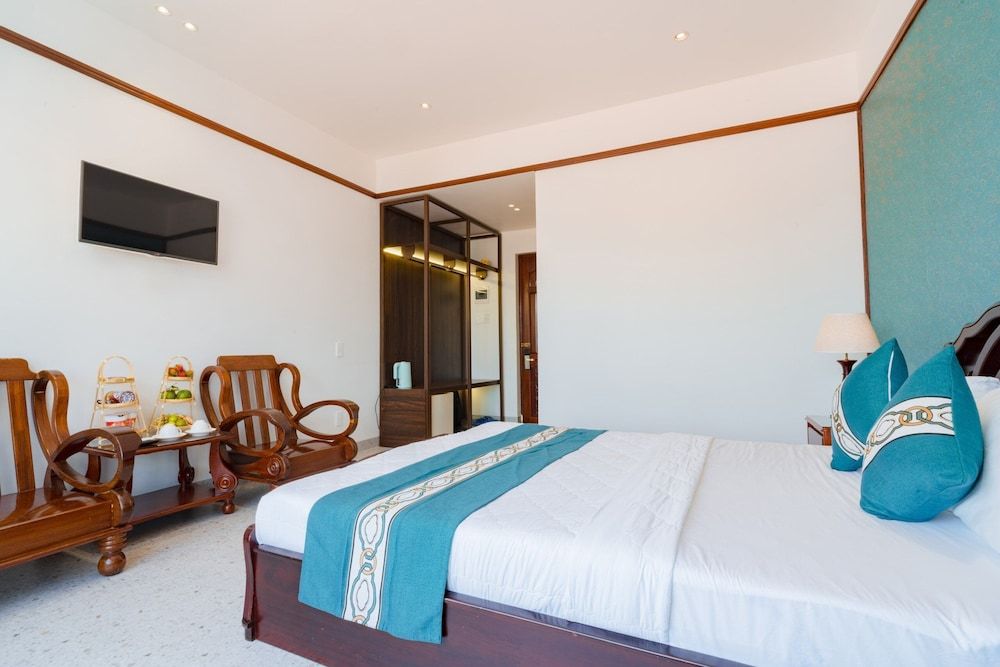 CHUONG DUONG HOTEL Superior Double Room 4