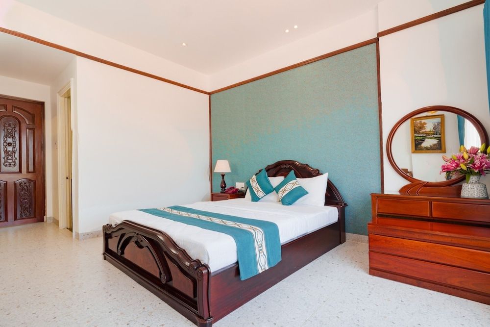 CHUONG DUONG HOTEL Superior Double Room 2