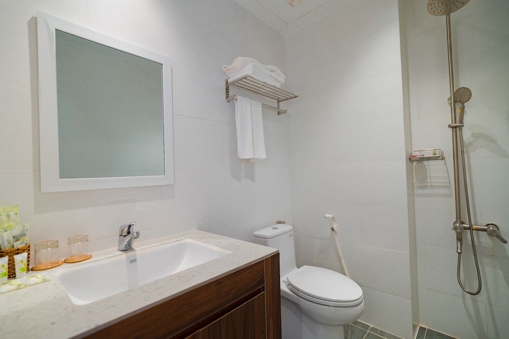 CHUONG DUONG HOTEL Superior Double Room 5