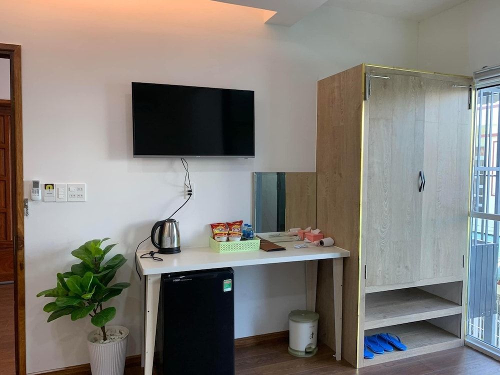 HERO HOSTEL & BILLIARDS Panoramic Double Room 4