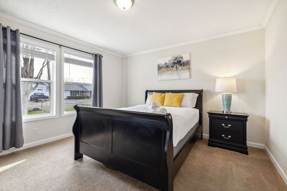 Sunsets & Serenity: Port Clinton Waterfront Stay 3 Bedroom Home House, 3 Bedrooms 7