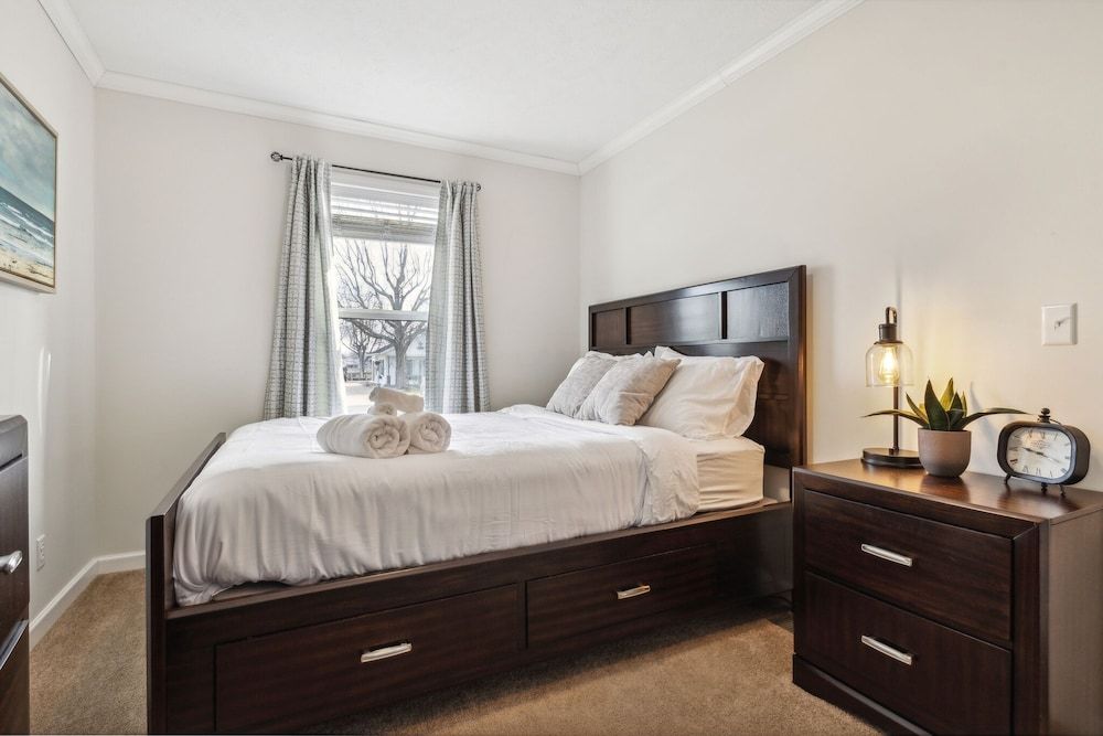 Sunsets & Serenity: Port Clinton Waterfront Stay 3 Bedroom Home House, 3 Bedrooms 5